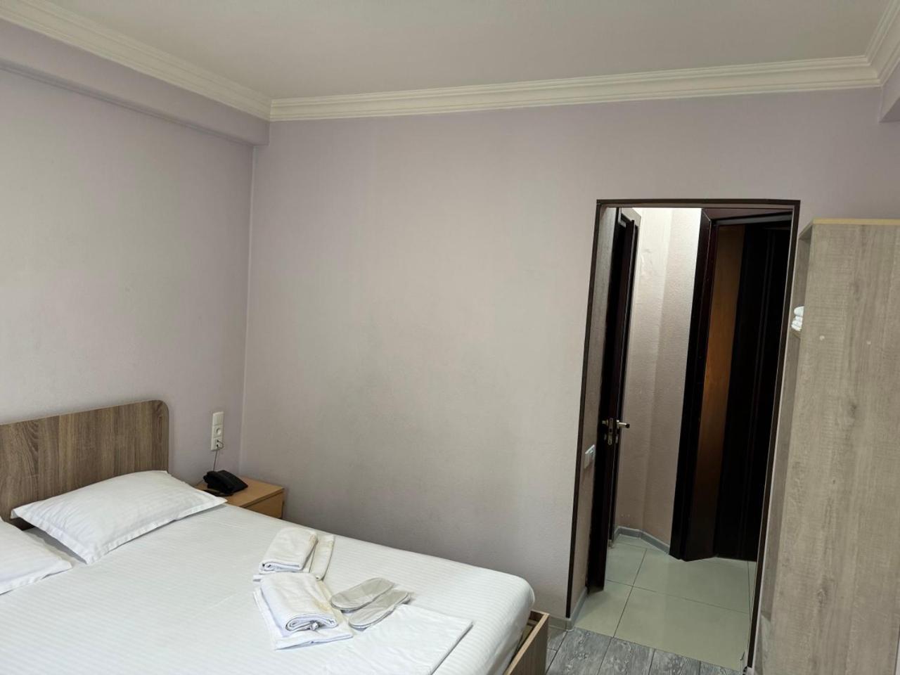 Hotel Skib Tbilisi Exterior foto