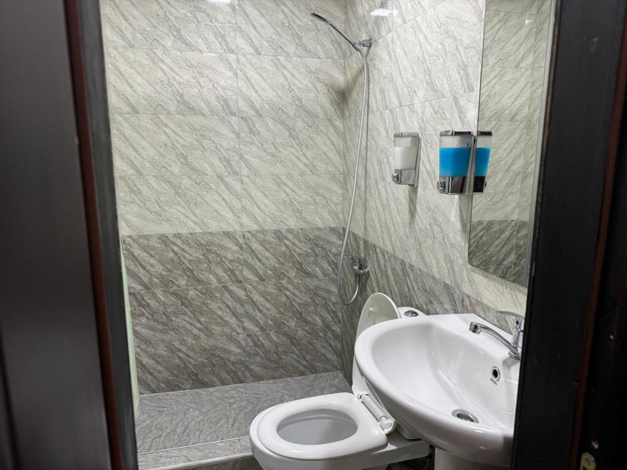 Hotel Skib Tbilisi Exterior foto